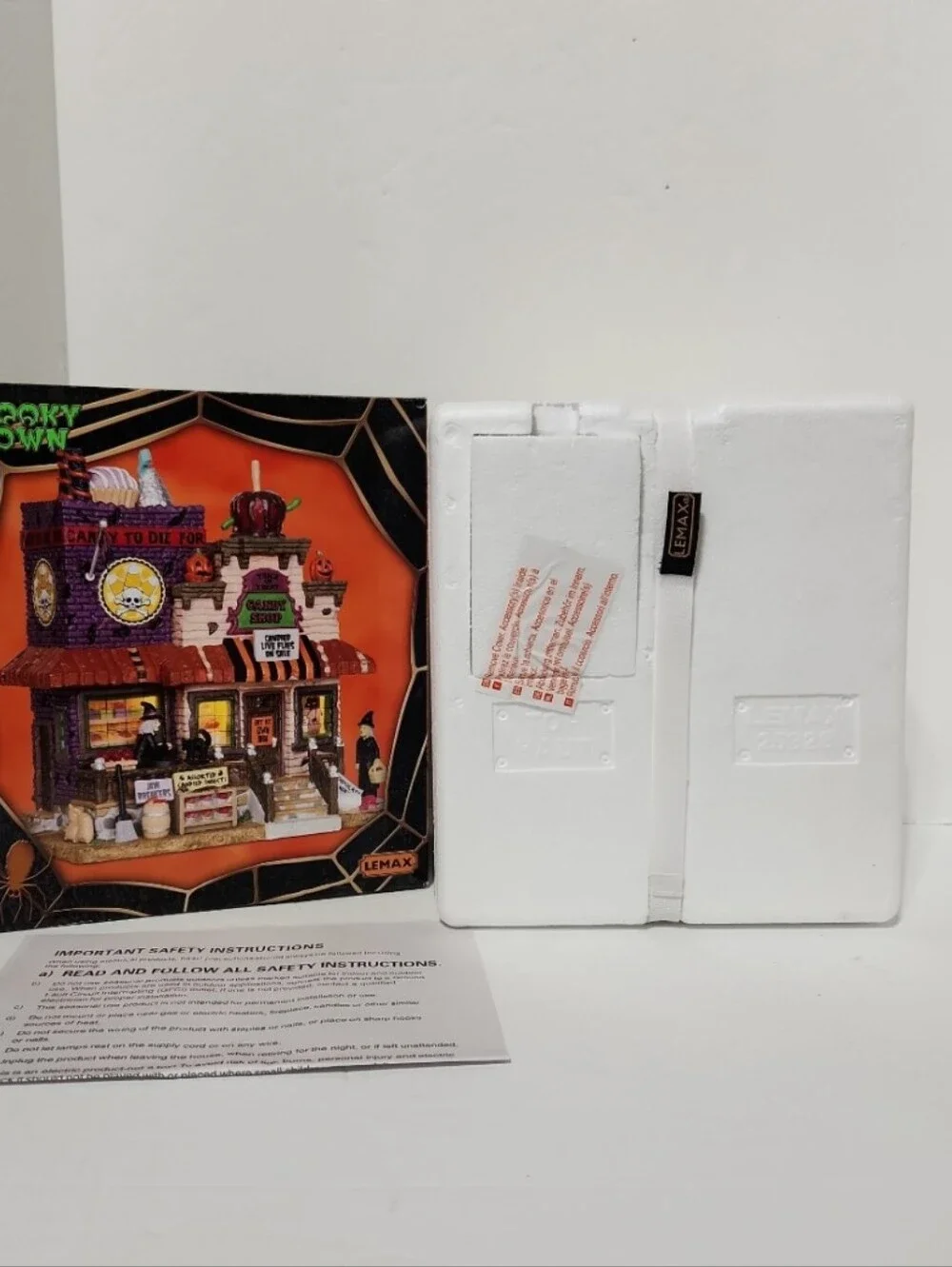 2012 Lemax Spooky Town Trick Or Treat Candy Shop Halloween Village In Box #25328